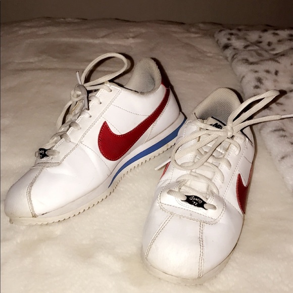 Nike shoes👟👟 - Picture 2 of 2